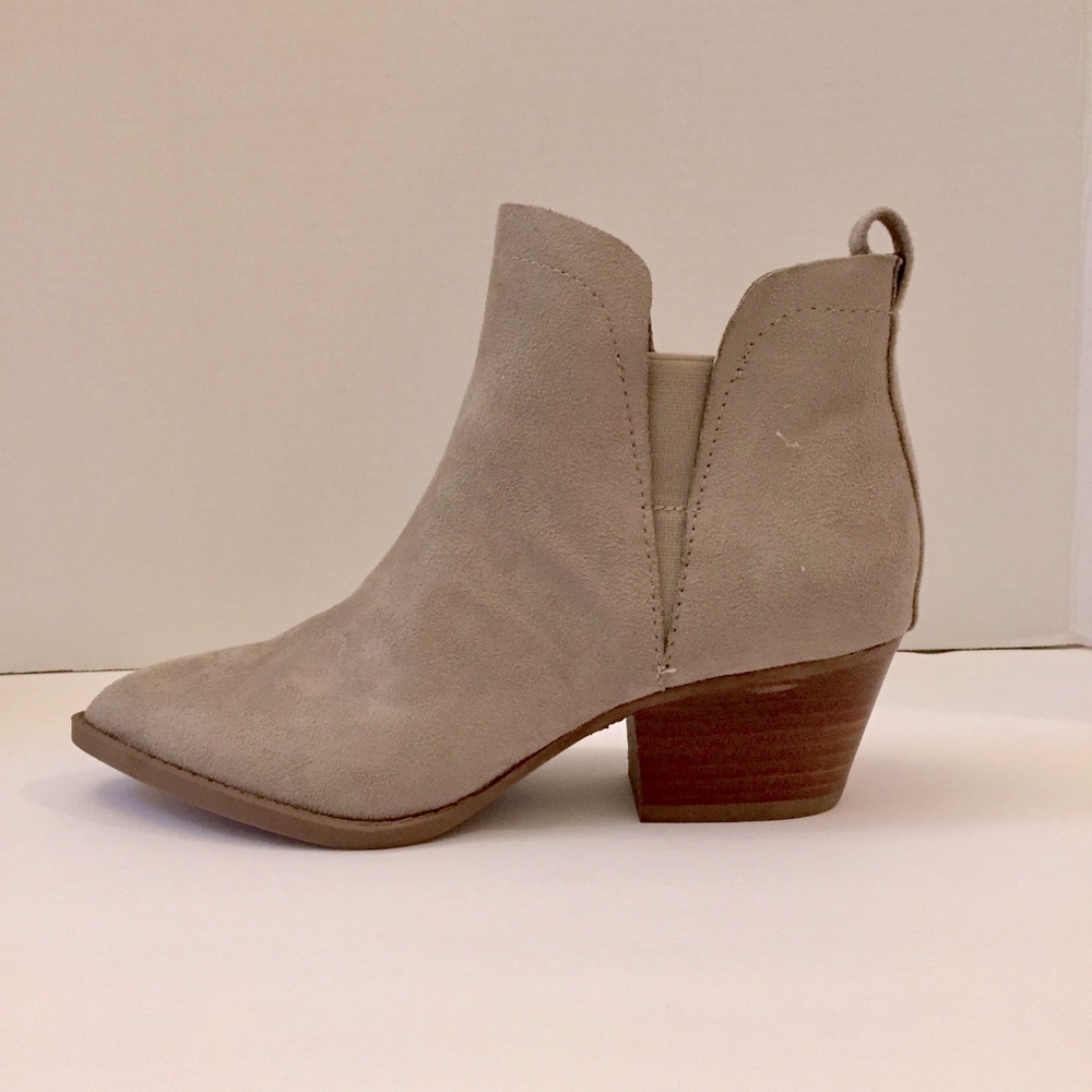 NEW CARLOS SANTANA BOOTS ANKLE BEIGE POINTY 8.5